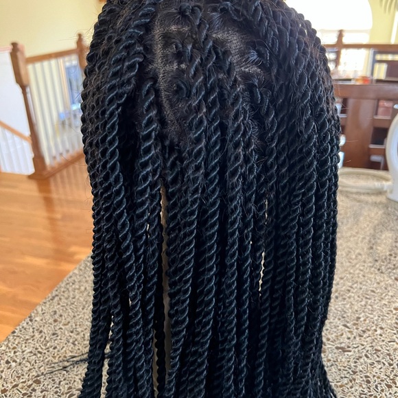 Knotless Full Lace Medium Twisted Braids-16-18 inches. - Picture 8 of 8